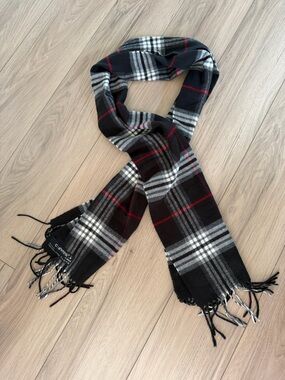 Cashmink by V Fraas Germany Acrylic Rectangle Plaid Scarf Fringe Black Red Gray